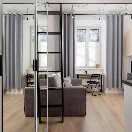 Apartmán Funkcjonalne Z Antresola Blisko Starego Miasta By Renters